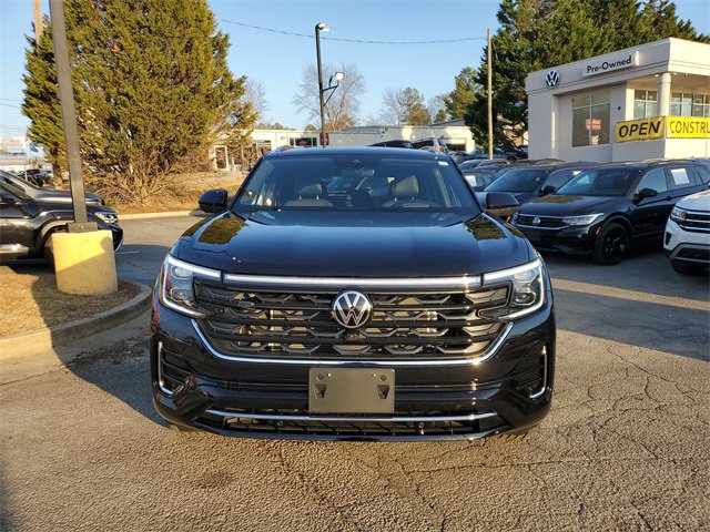 Certified 2025 Volkswagen Atlas Cross Sport SEL Premium R-Line image 2