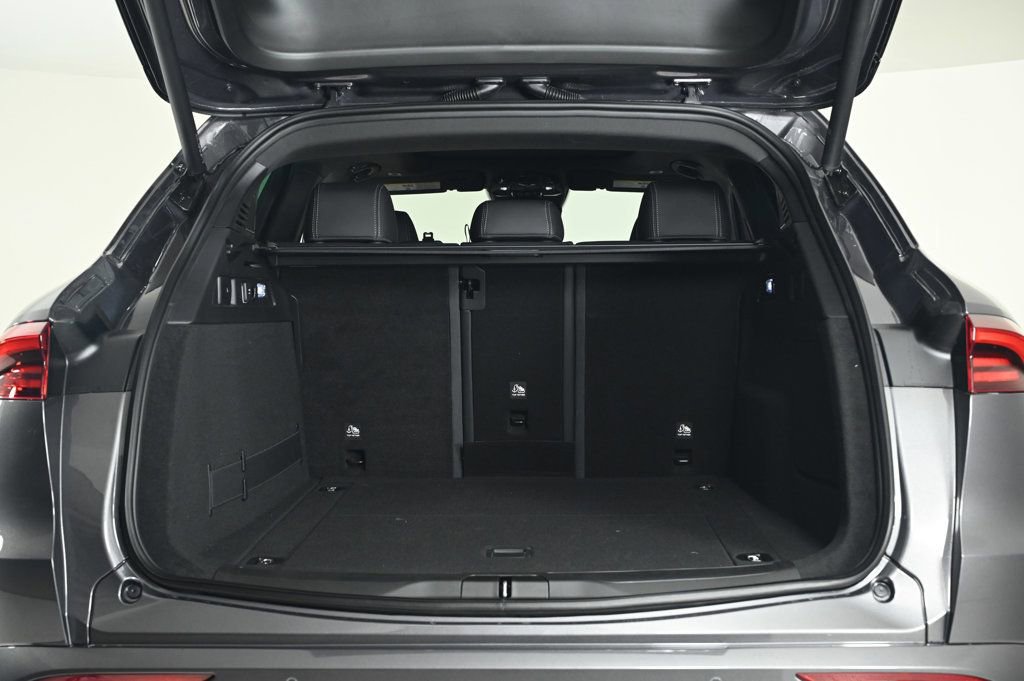 Used 2025 Maserati Grecale GT image 26