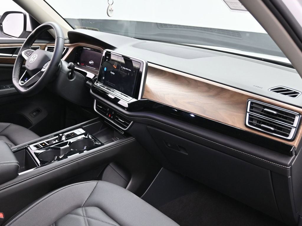 Used 2024 Volkswagen Atlas SE image 36