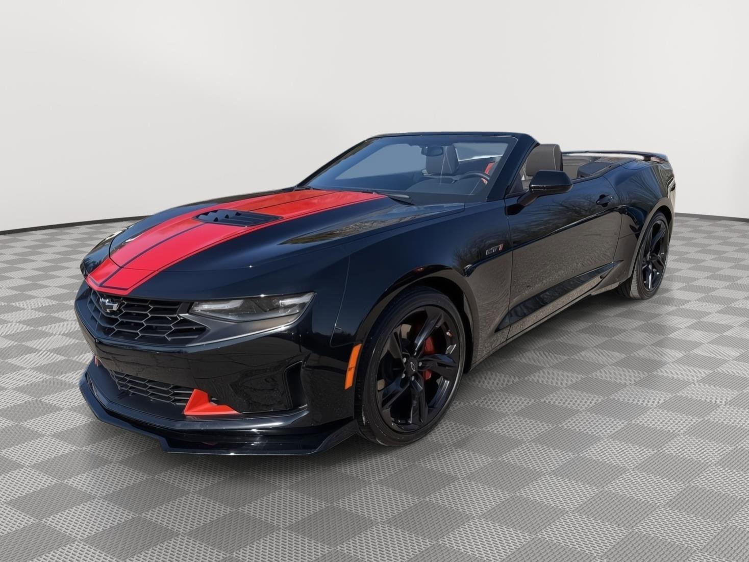 Used 2024 Chevrolet Camaro LT w/ Technology Package image 3