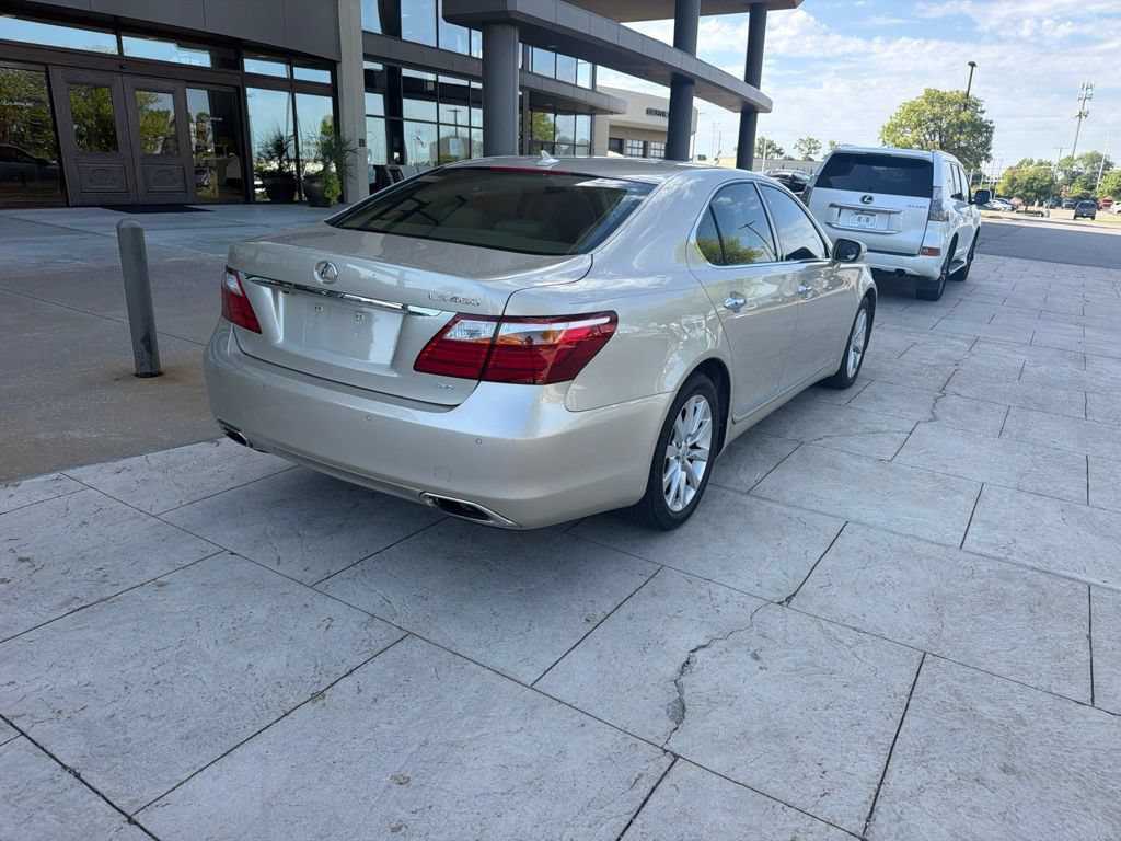Used 2011 Lexus LS 460 AWD w/ Comfort Pkg image 3
