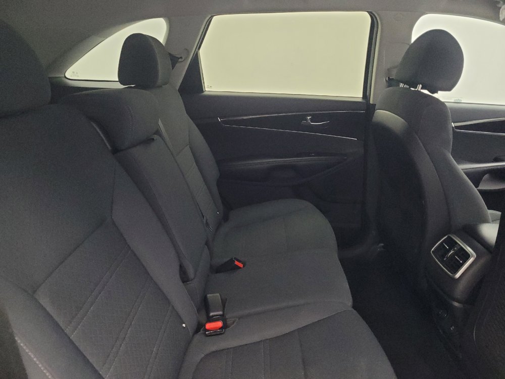 Used 2018 Kia Sorento AWD image 19