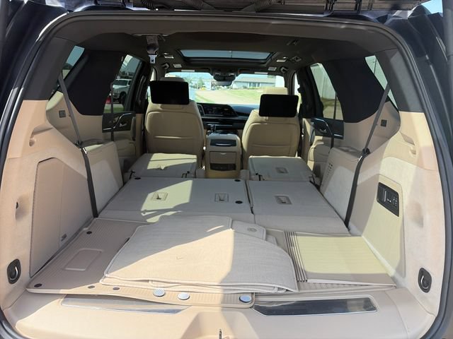 Used 2024 Cadillac Escalade Premium Luxury w/ Performance Package AWD/4WD image 42