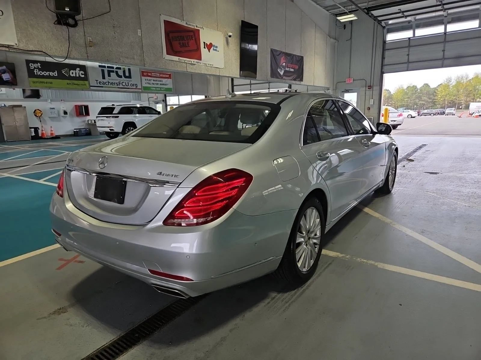 Used 2015 Mercedes-Benz S 550 4MATIC Sedan image 8