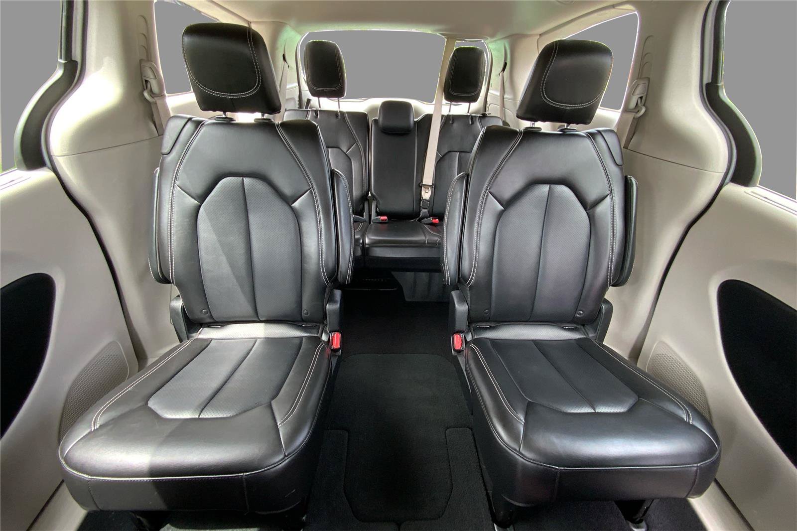 Used 2024 Chrysler Pacifica Touring-L FWD image 14
