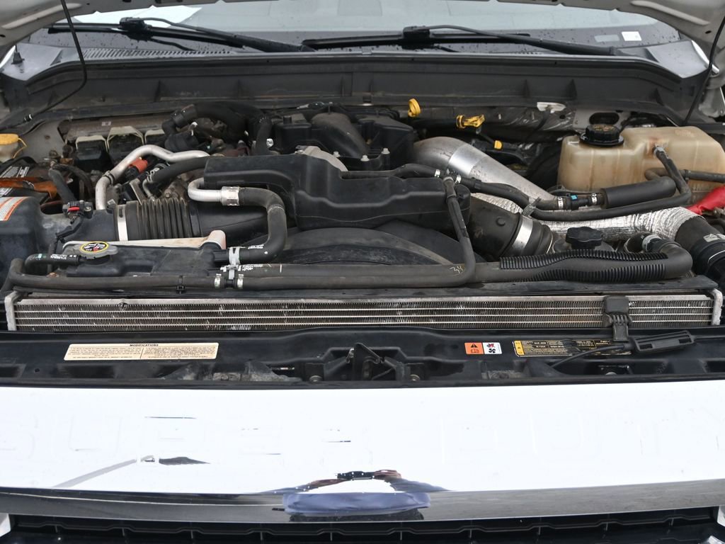 Used 2015 Ford F350 Lariat w/ Lariat Interior Package image 10