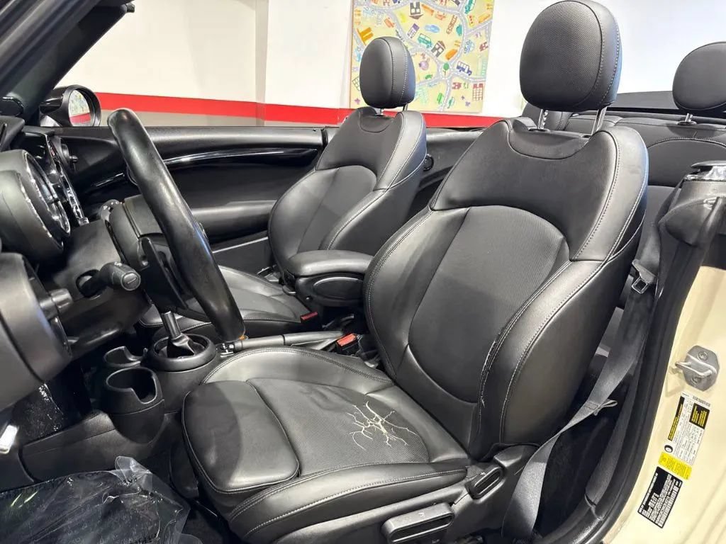 Used 2019 MINI Cooper S w/ Signature Upholstery Package FWD image 12