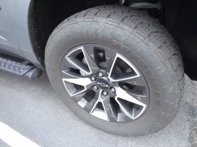 Used 2024 Chevrolet Suburban Z71 w/ Z71 Off-Road Package AWD/4WD image 18