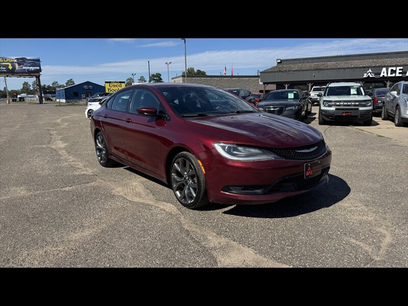 Used 2015 Chrysler 200 S w/ Navigation & Sound Group I FWD image 3