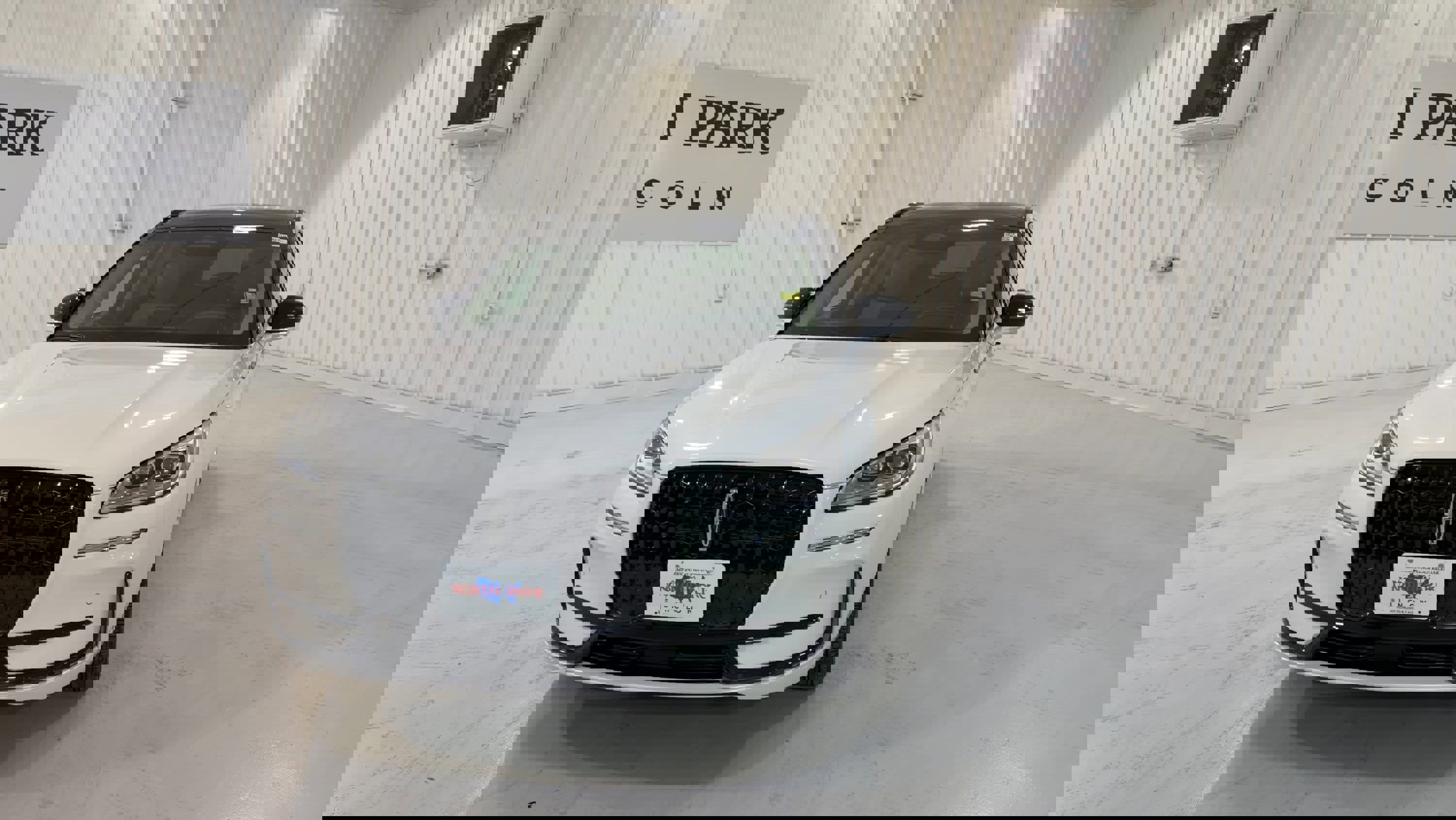 Used 2025 Lincoln Corsair Reserve w/ Equipment Group 202A image 4