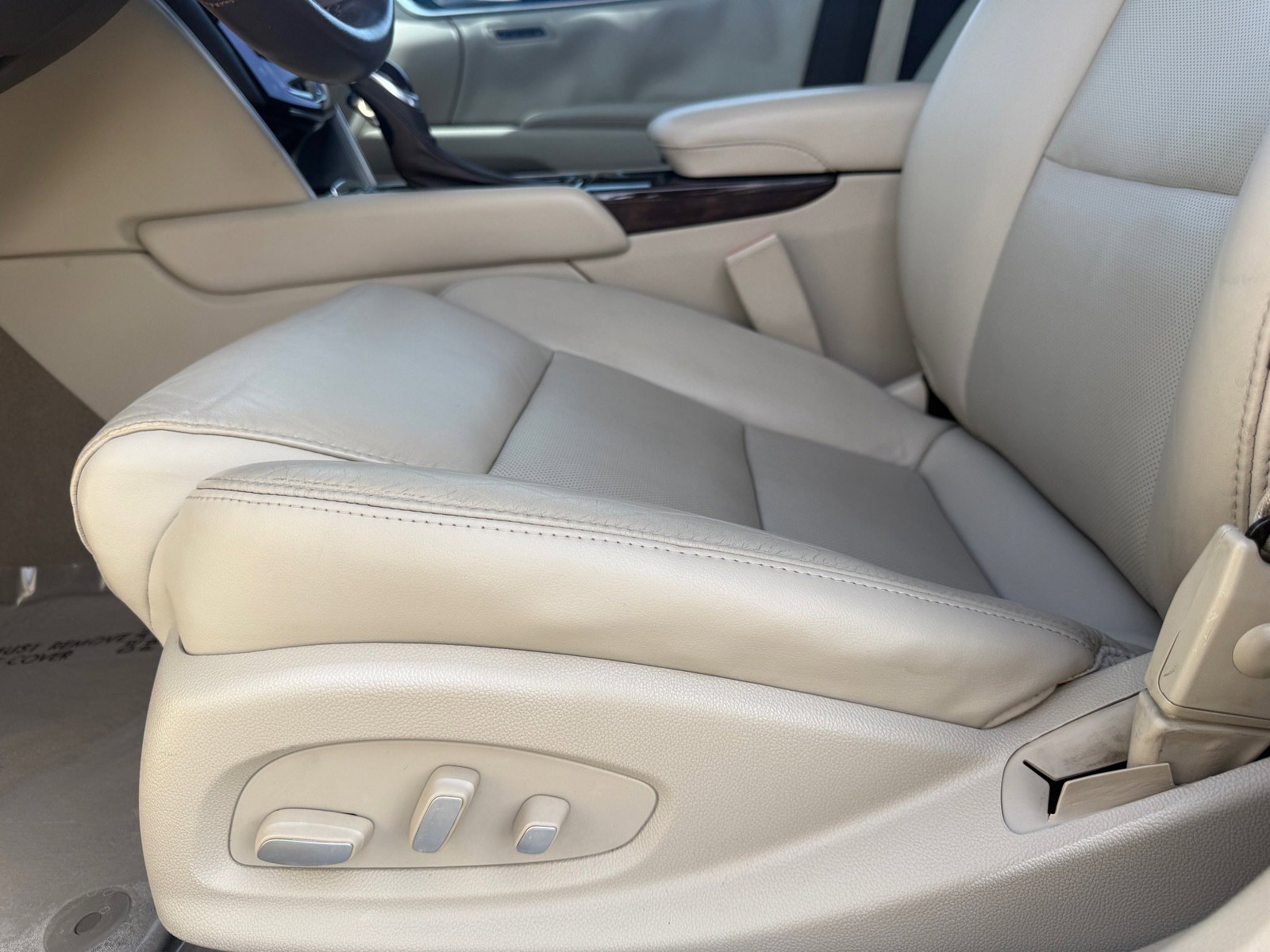 Used 2016 Cadillac XTS Luxury w/ Driver Awareness Package FWD image 10