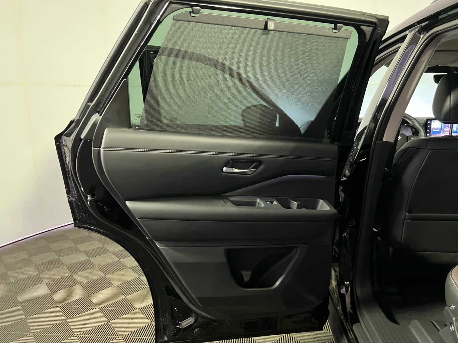 New 2026 Nissan Pathfinder Platinum image 17