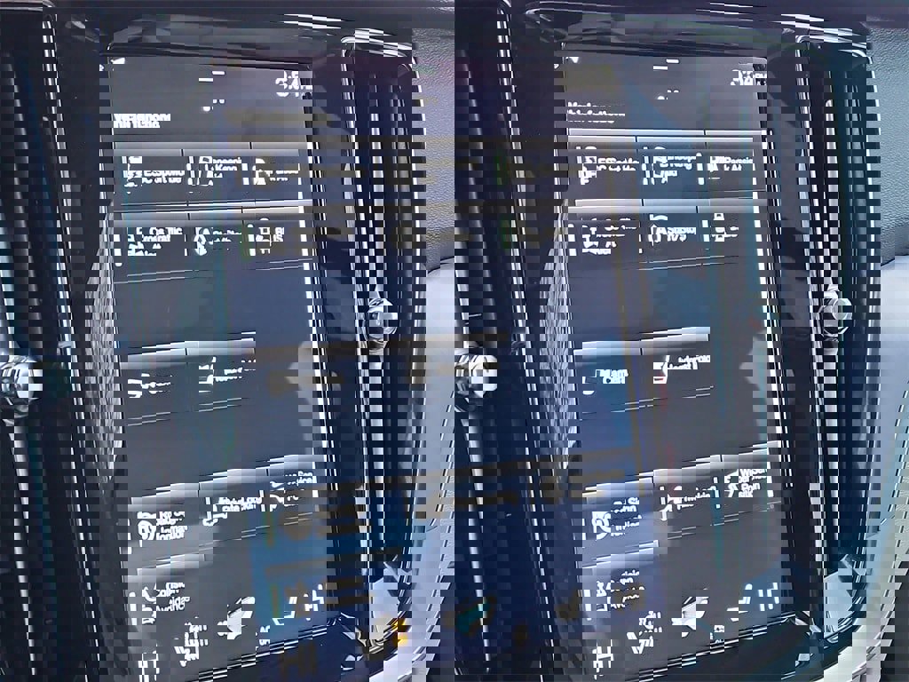 Used 2020 Volvo S60 T6 Momentum w/ Protection Package Premier image 18