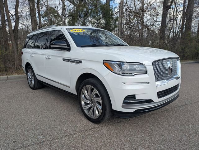 Used 2024 Lincoln Navigator Reserve image 10