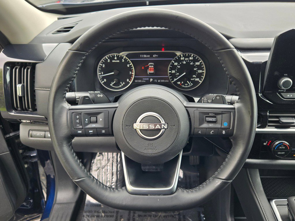Used 2025 Nissan Pathfinder SV FWD image 34