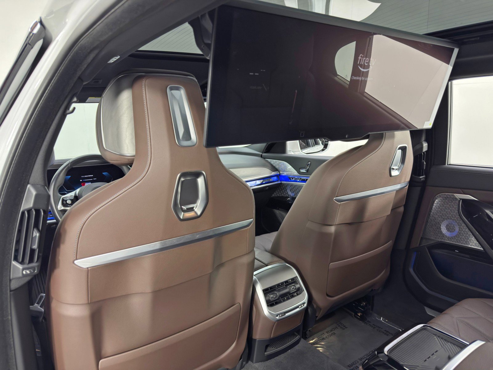 Used 2023 BMW i7 xDrive60 image 42