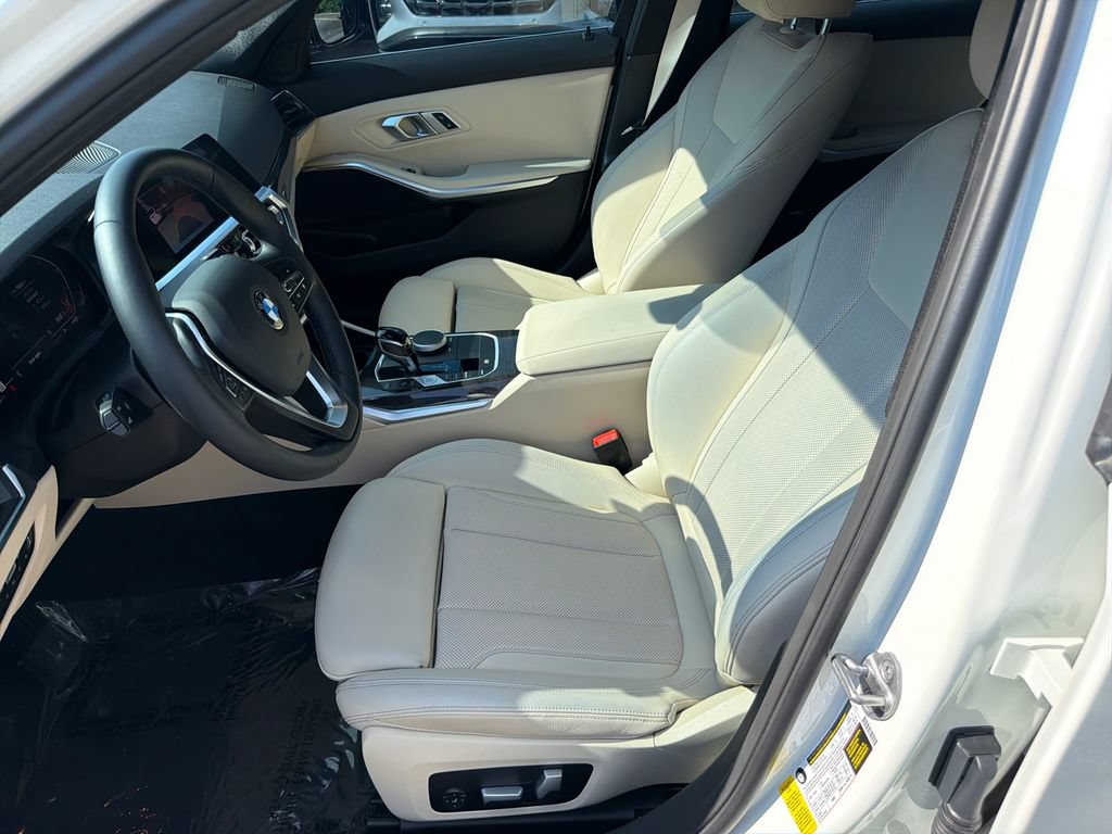 Used 2022 BMW 330i Sedan w/ Driving Assistance Package RWD image 9