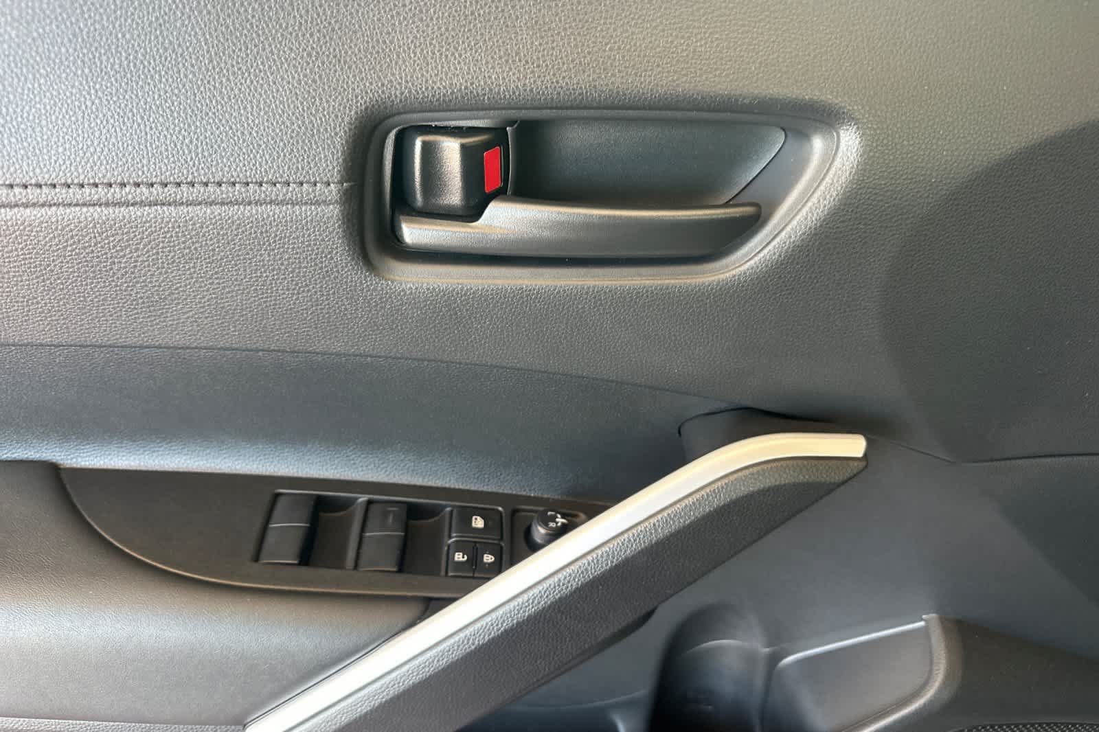 Used 2025 Toyota Corolla Cross AWD Hybrid image 10