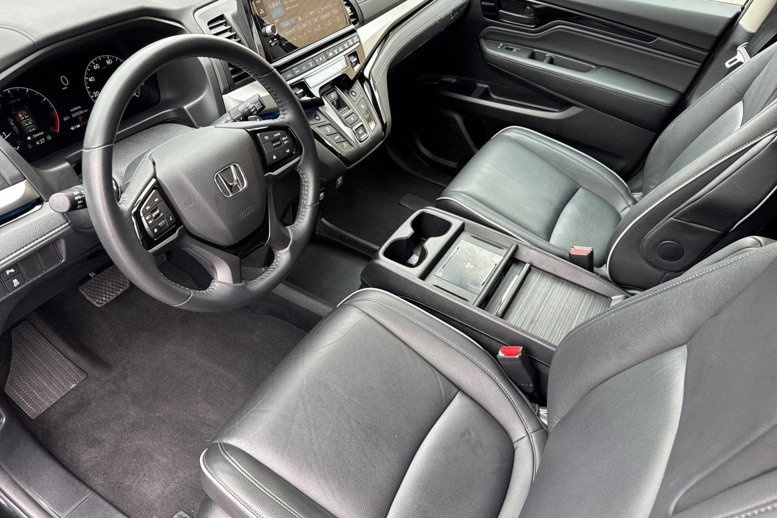 Used 2025 Honda Odyssey Touring image 13