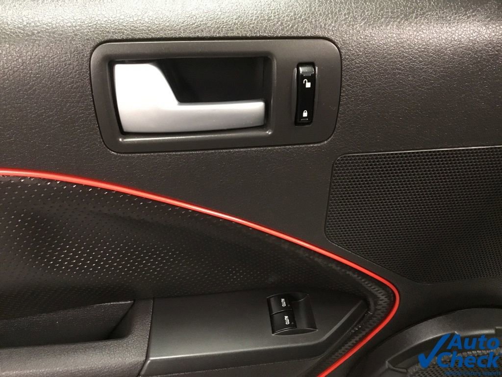 Used 2005 Ford Mustang GT Premium image 19