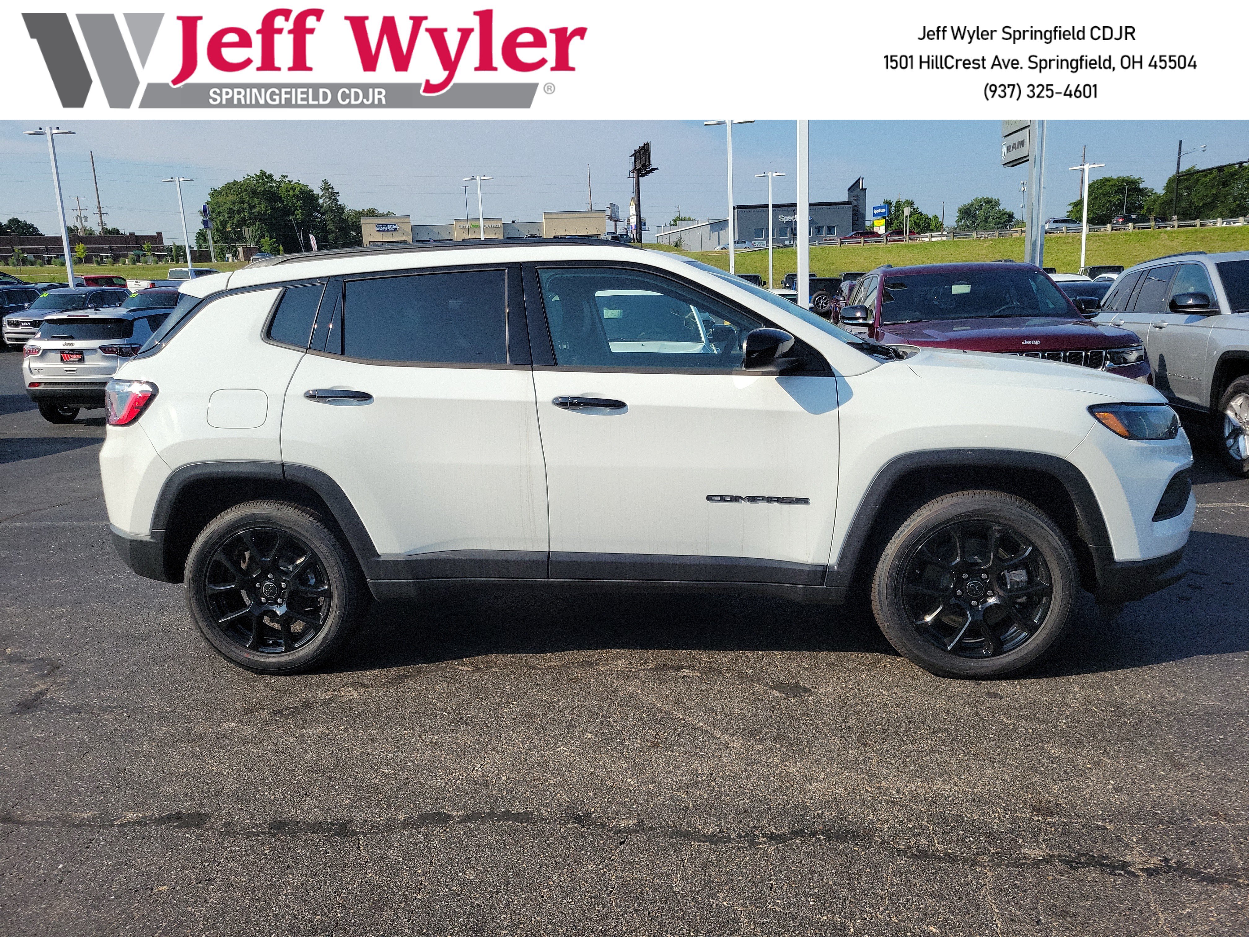 New 2026 Jeep Compass Latitude AWD/4WD image 3
