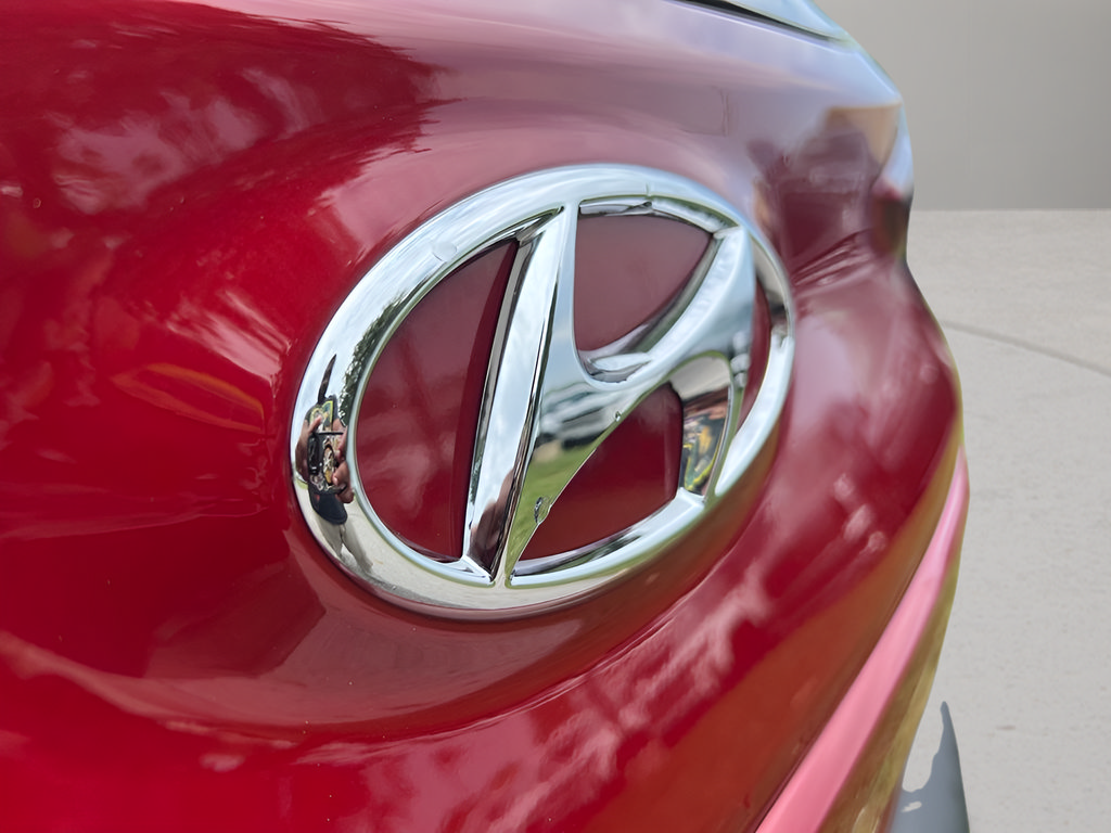 Used 2022 Hyundai Kona SEL AWD/4WD image 13