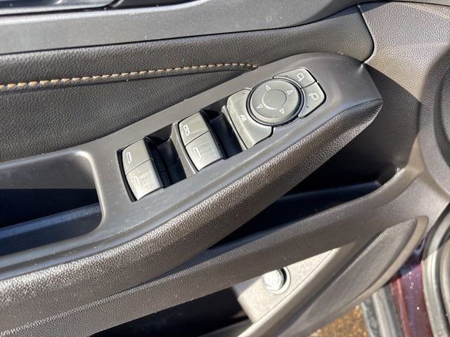 Used 2021 Chevrolet Traverse LT image 14