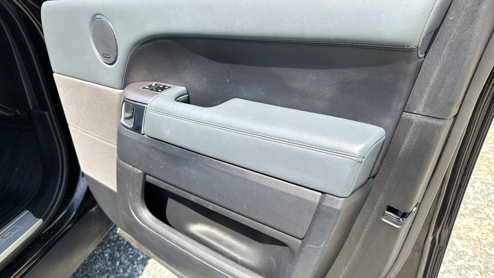 Used 2014 Land Rover Range Rover Sport HSE image 38