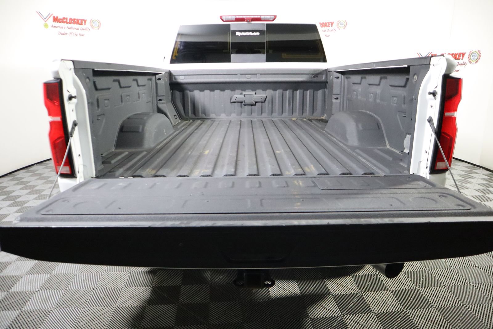 Used 2024 Chevrolet Silverado 2500 LTZ w/ LTZ Convenience Package image 13