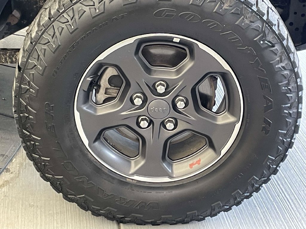 Used 2021 Jeep Gladiator Rubicon AWD/4WD image 14