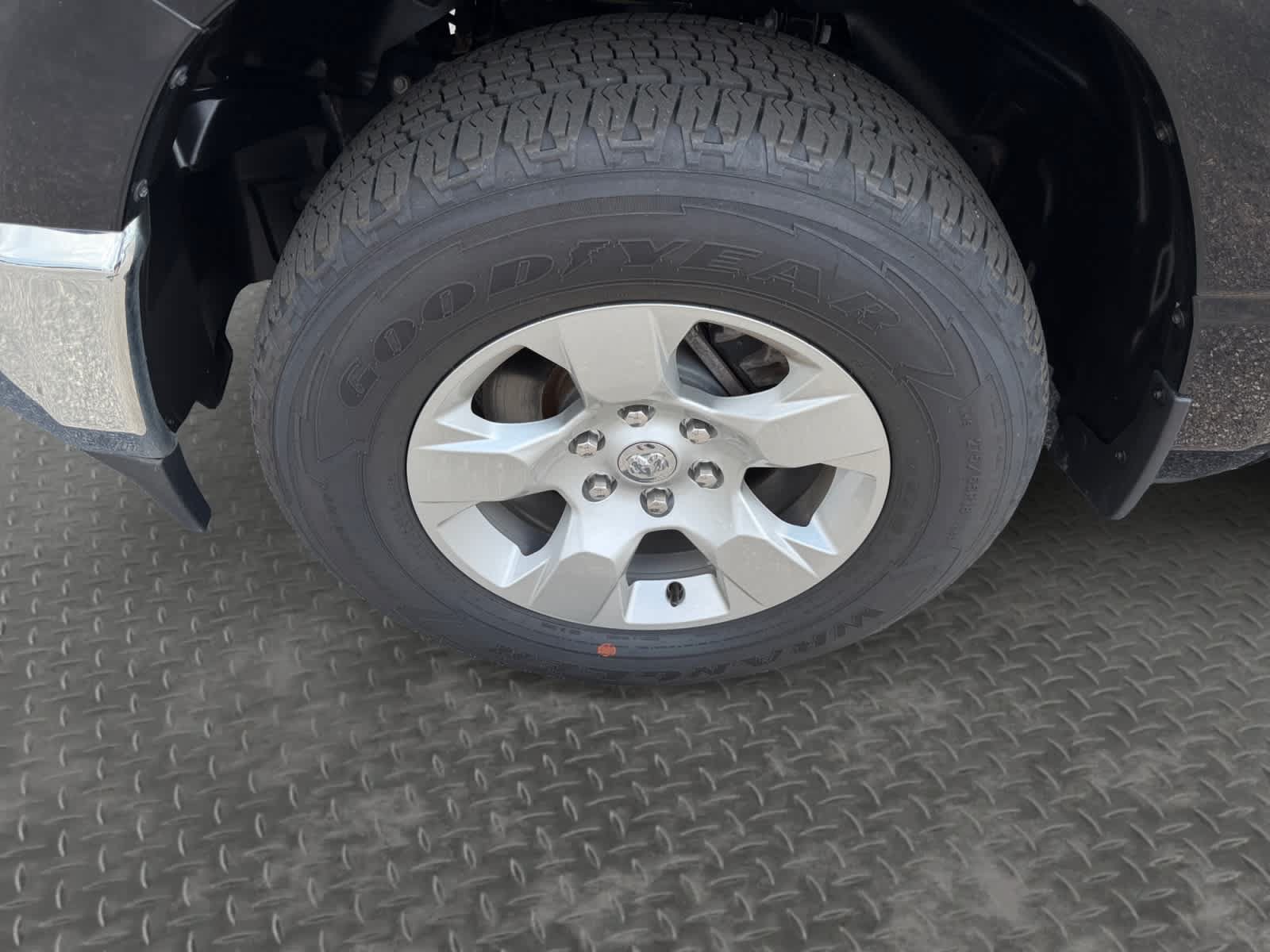 Used 2023 RAM 1500 Big Horn AWD/4WD image 9