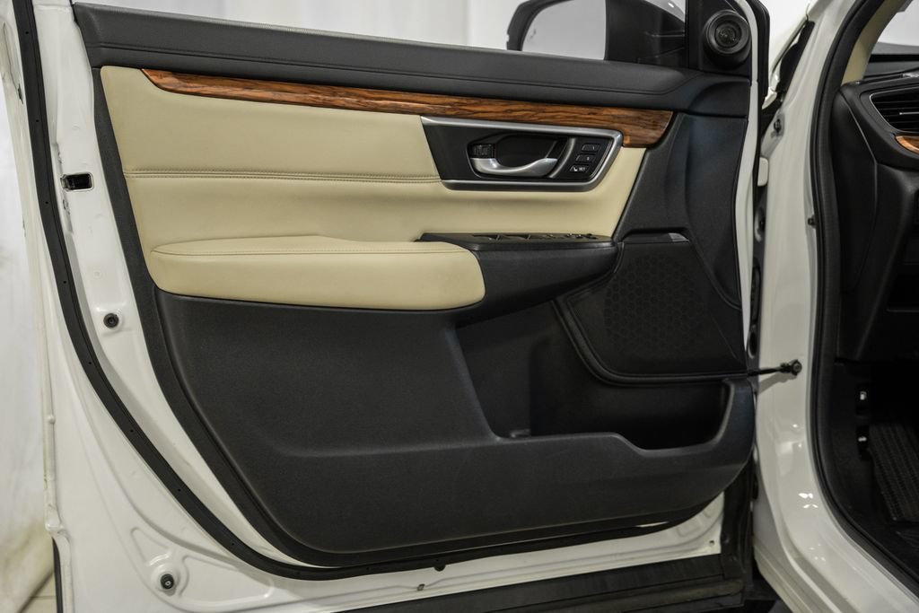 Used 2018 Honda CR-V Touring image 32
