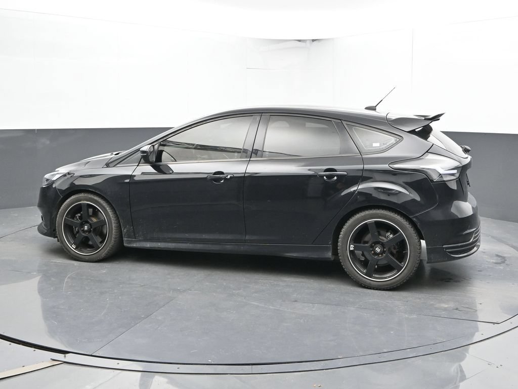 Used 2018 Ford Focus ST FWD image 8