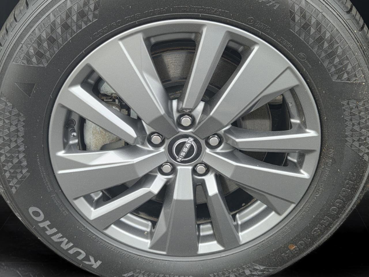 Used 2023 Nissan Pathfinder S AWD/4WD image 32