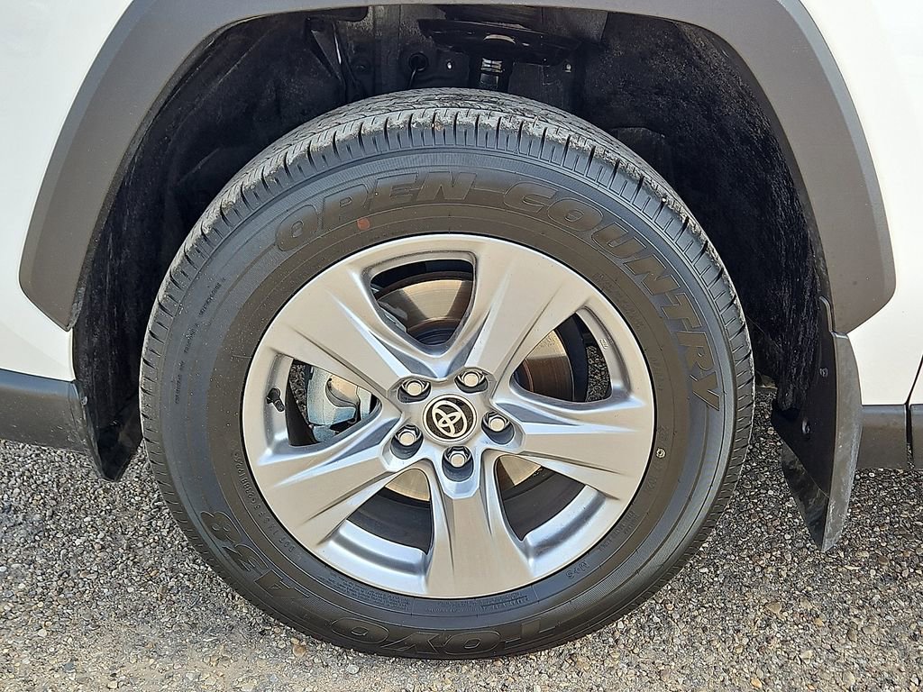 Used 2025 Toyota RAV4 LE image 5