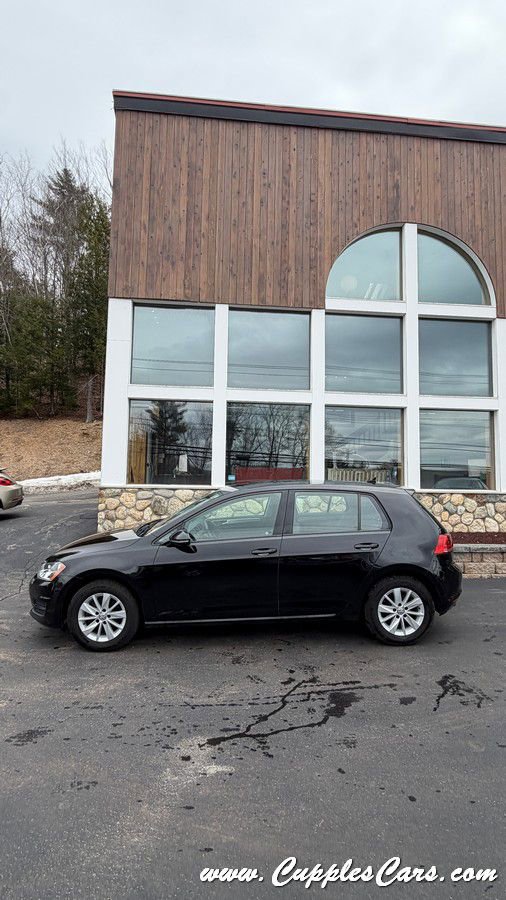 Used 2016 Volkswagen Golf S image 28