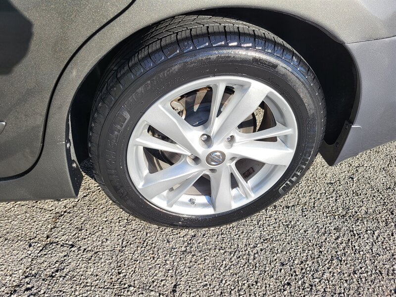 Used 2014 Nissan Altima 2.5 SV FWD image 32