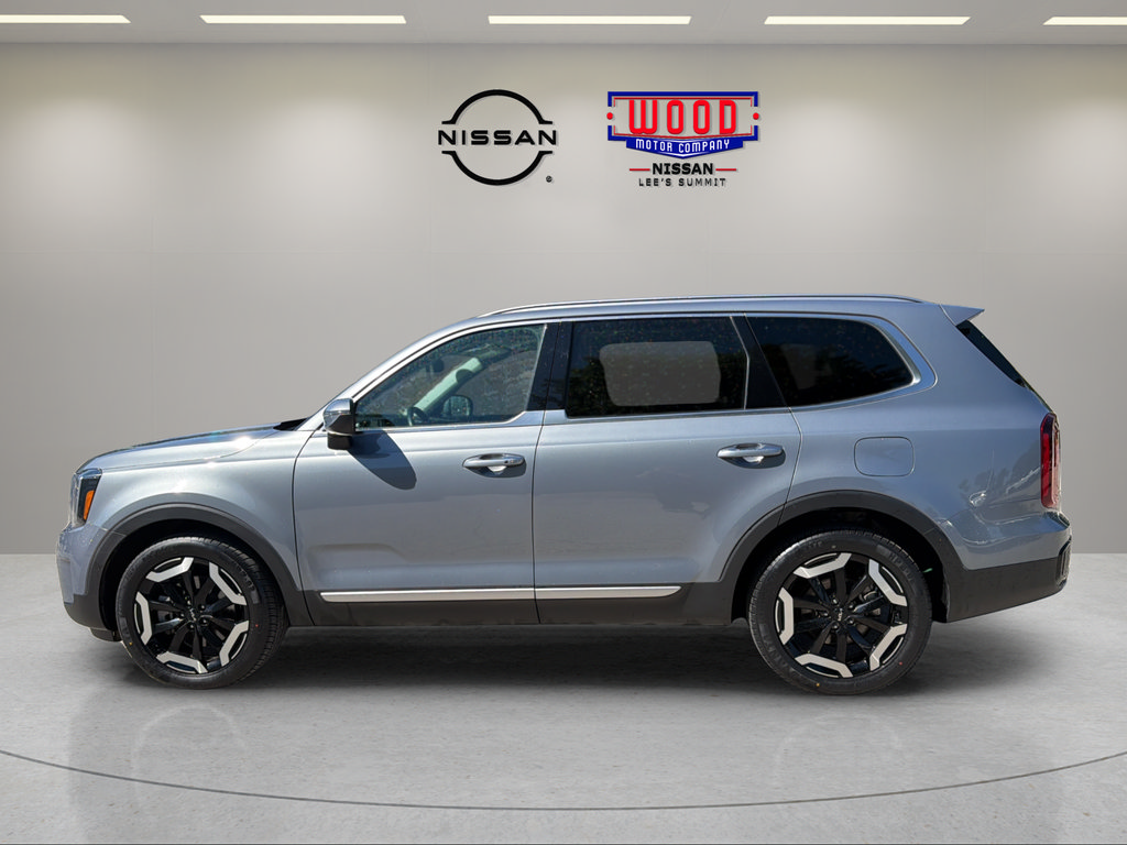 Used 2025 Kia Telluride S AWD/4WD image 3