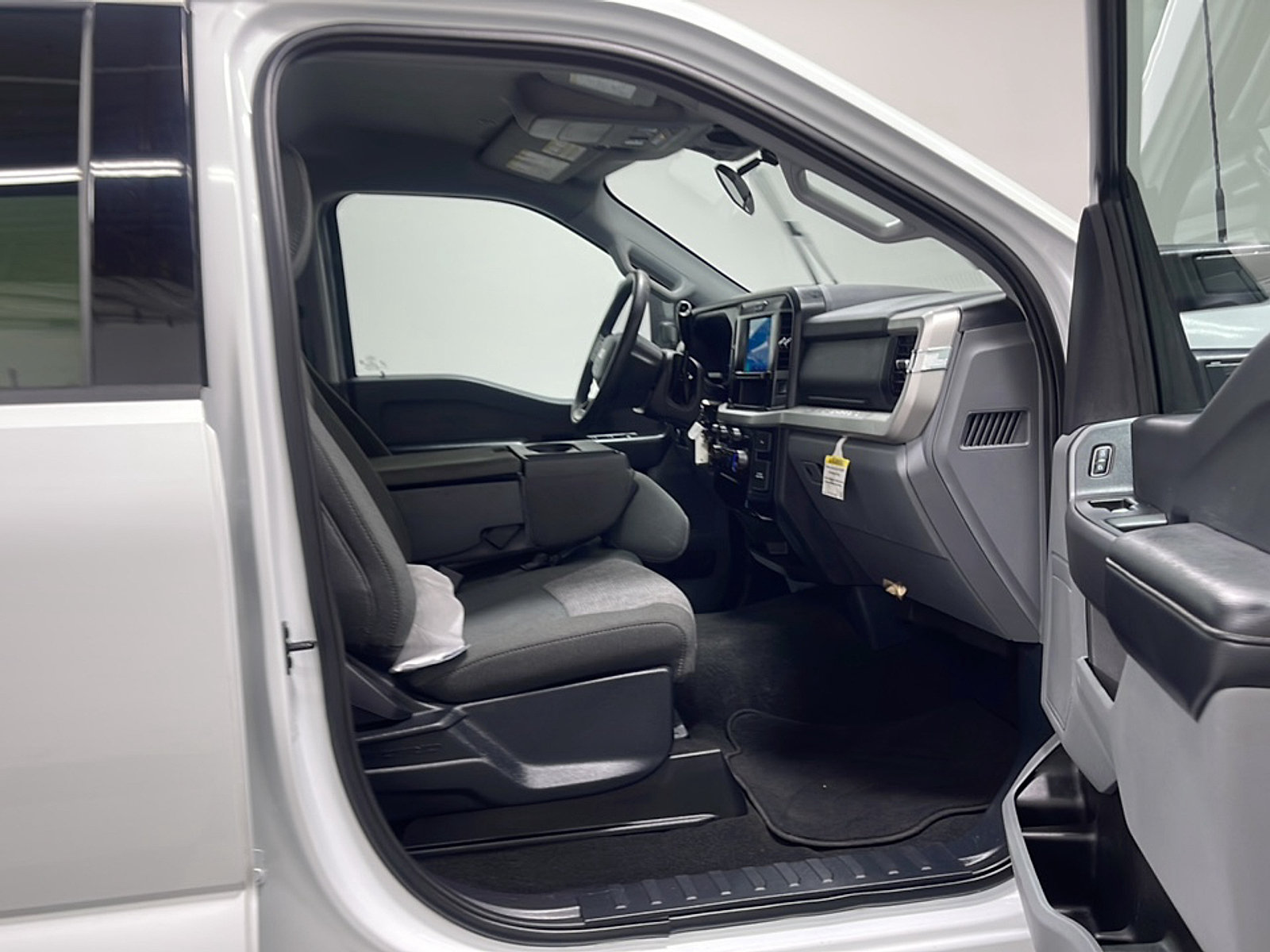 Used 2025 Ford F350 XLT AWD/4WD image 19