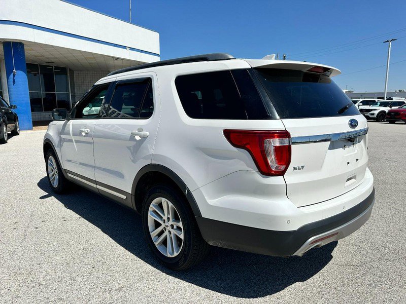 Used 2016 Ford Explorer XLT w/ Equipment Group 201A FWD image 3