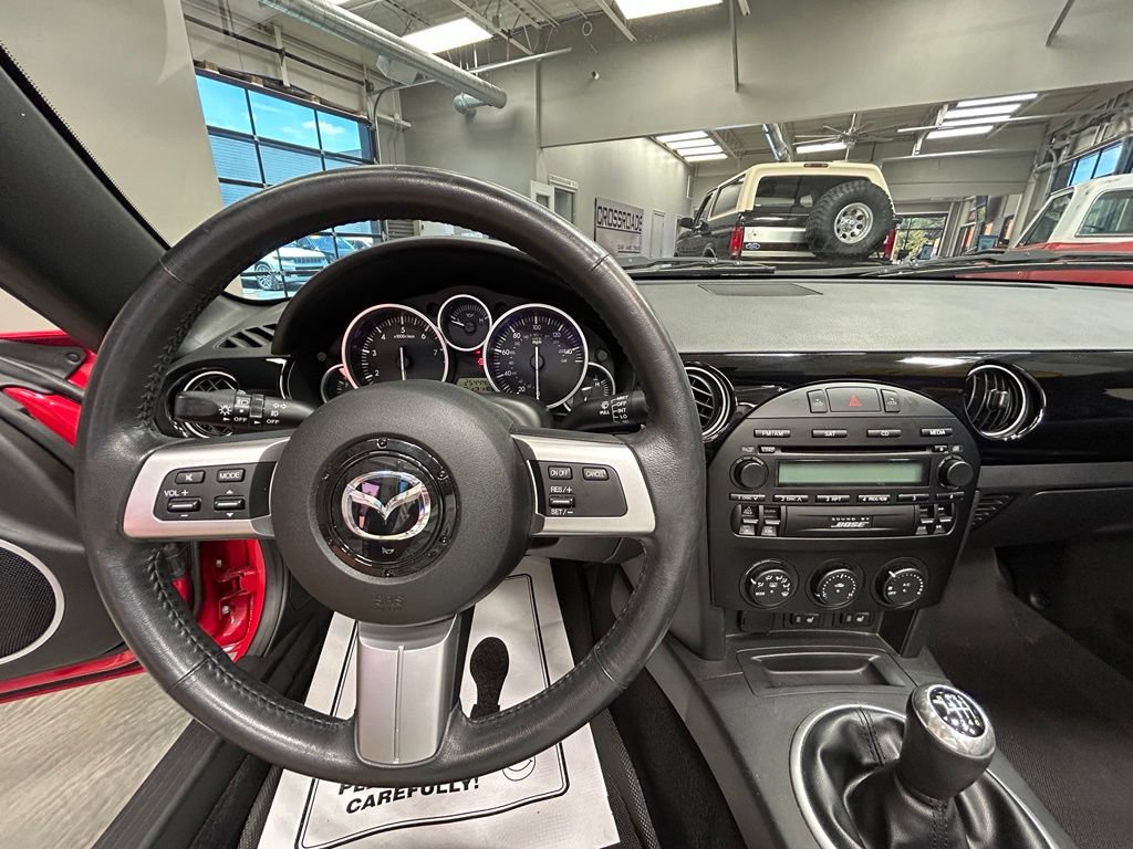 Used 2008 MAZDA MX-5 Miata Grand Touring RWD image 7