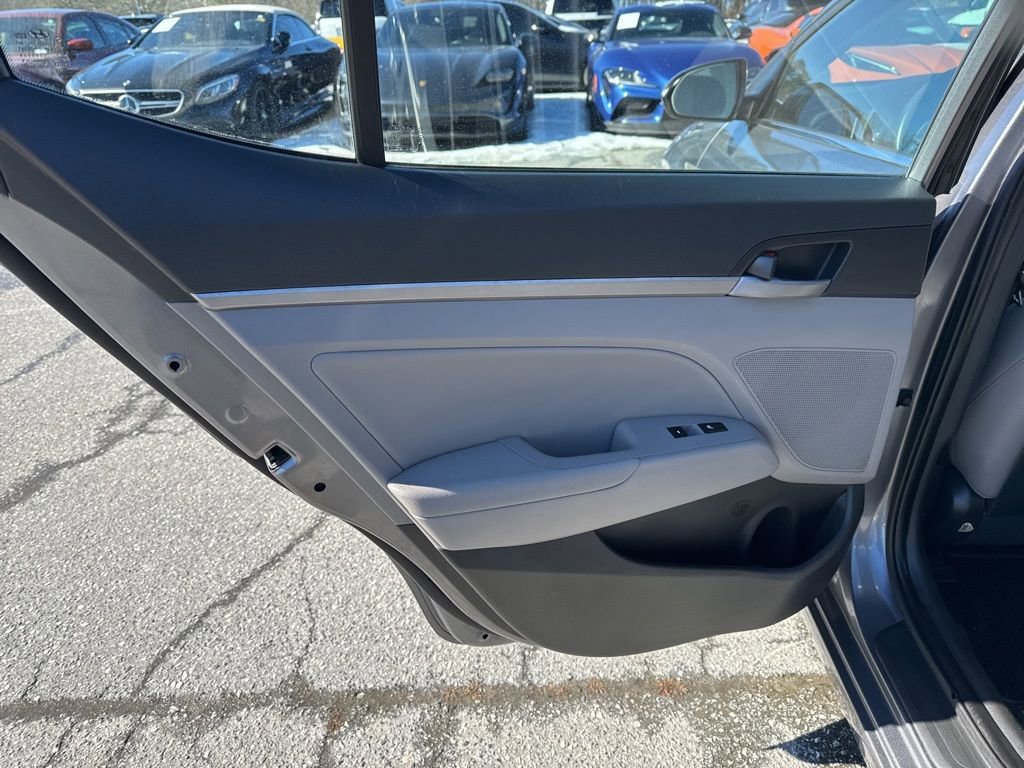 Used 2017 Hyundai Elantra Limited w/ Limited Tech Package 04 image 28