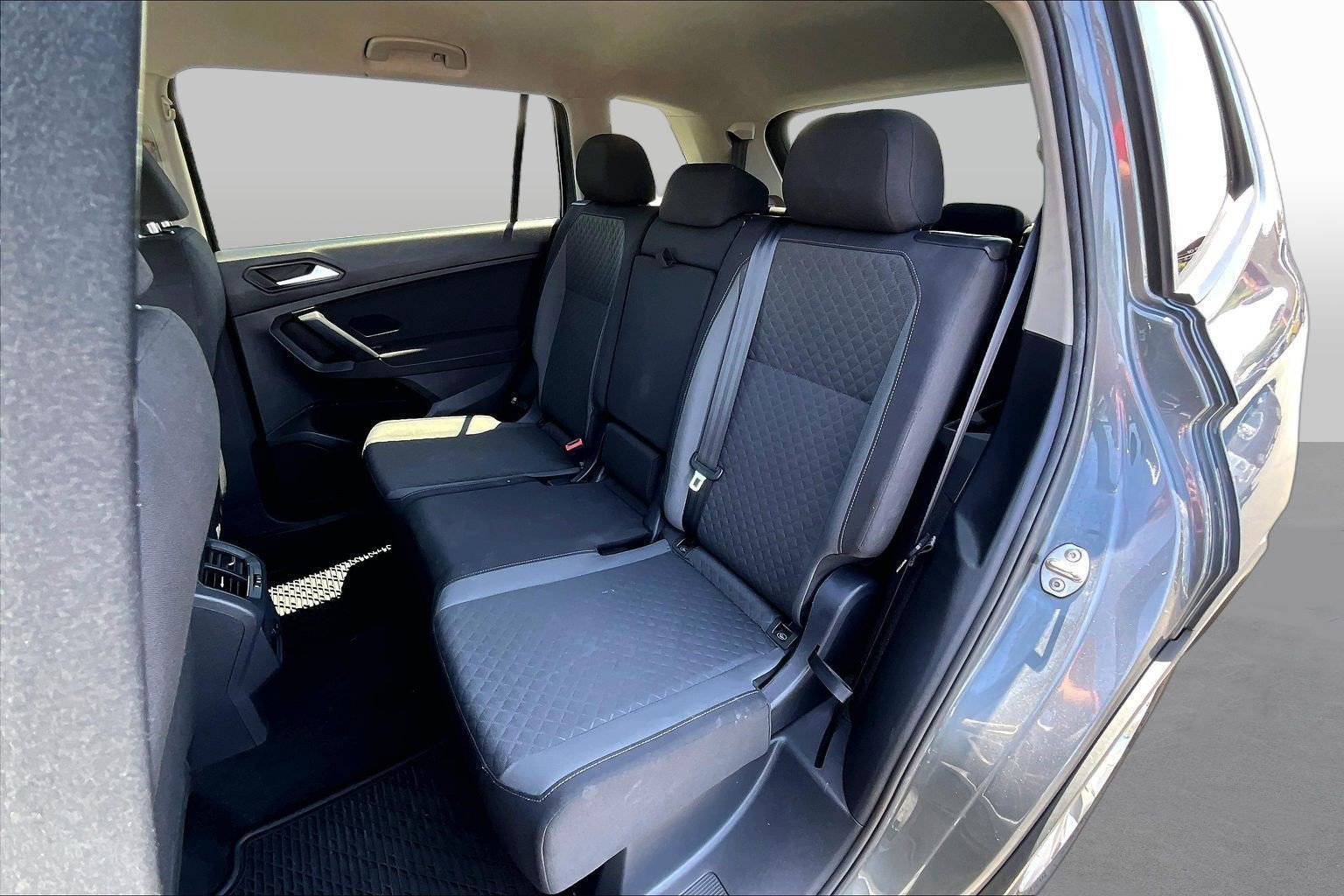 Used 2019 Volkswagen Tiguan S FWD image 14