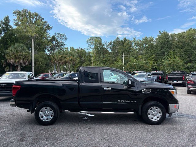 Used 2018 Nissan Titan SV AWD/4WD image 7