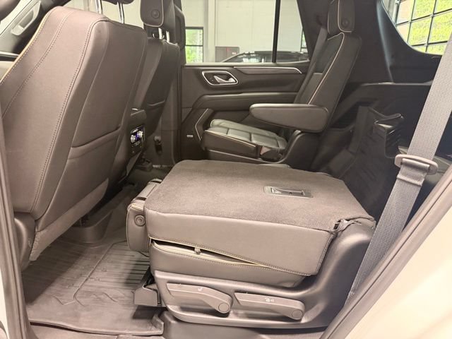Used 2024 GMC Yukon SLT w/ SLT Luxury Package AWD/4WD image 23