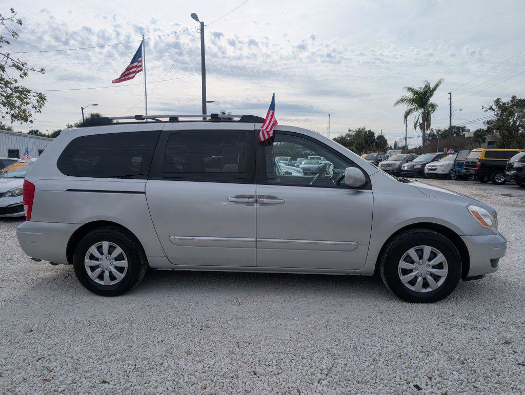 Used 2008 Hyundai Entourage Limited image 4