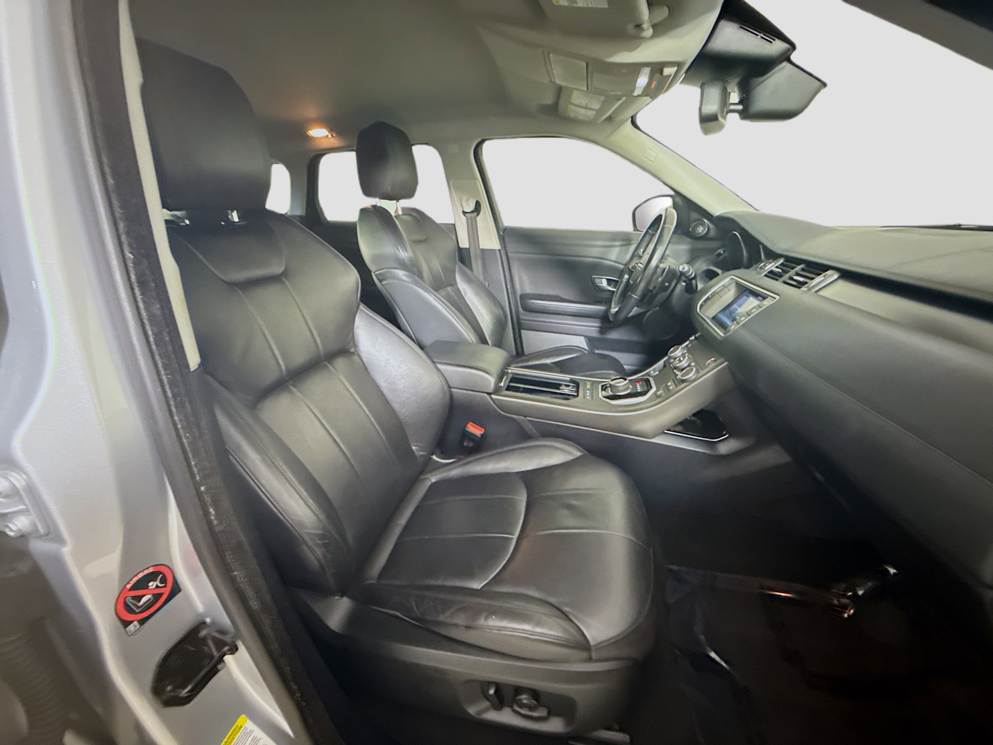 Used 2018 Land Rover Range Rover Evoque SE AWD/4WD image 29