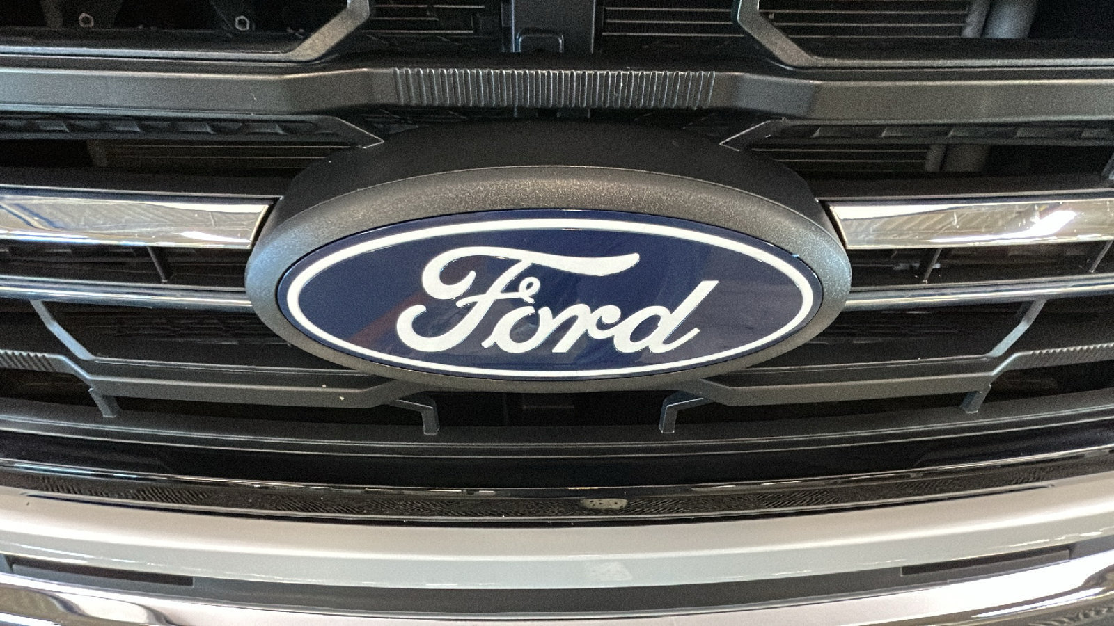 Used 2025 Ford F150 XLT AWD/4WD image 9