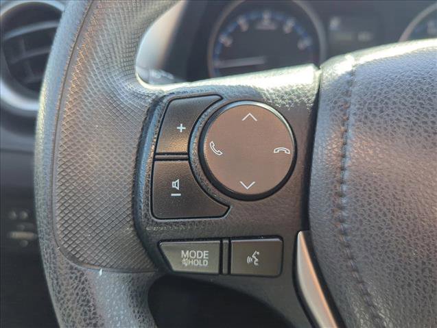 Used 2017 Toyota RAV4 LE image 11