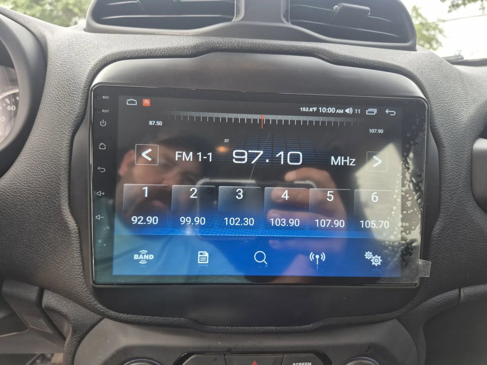 Used 2019 Jeep Renegade Latitude FWD image 24